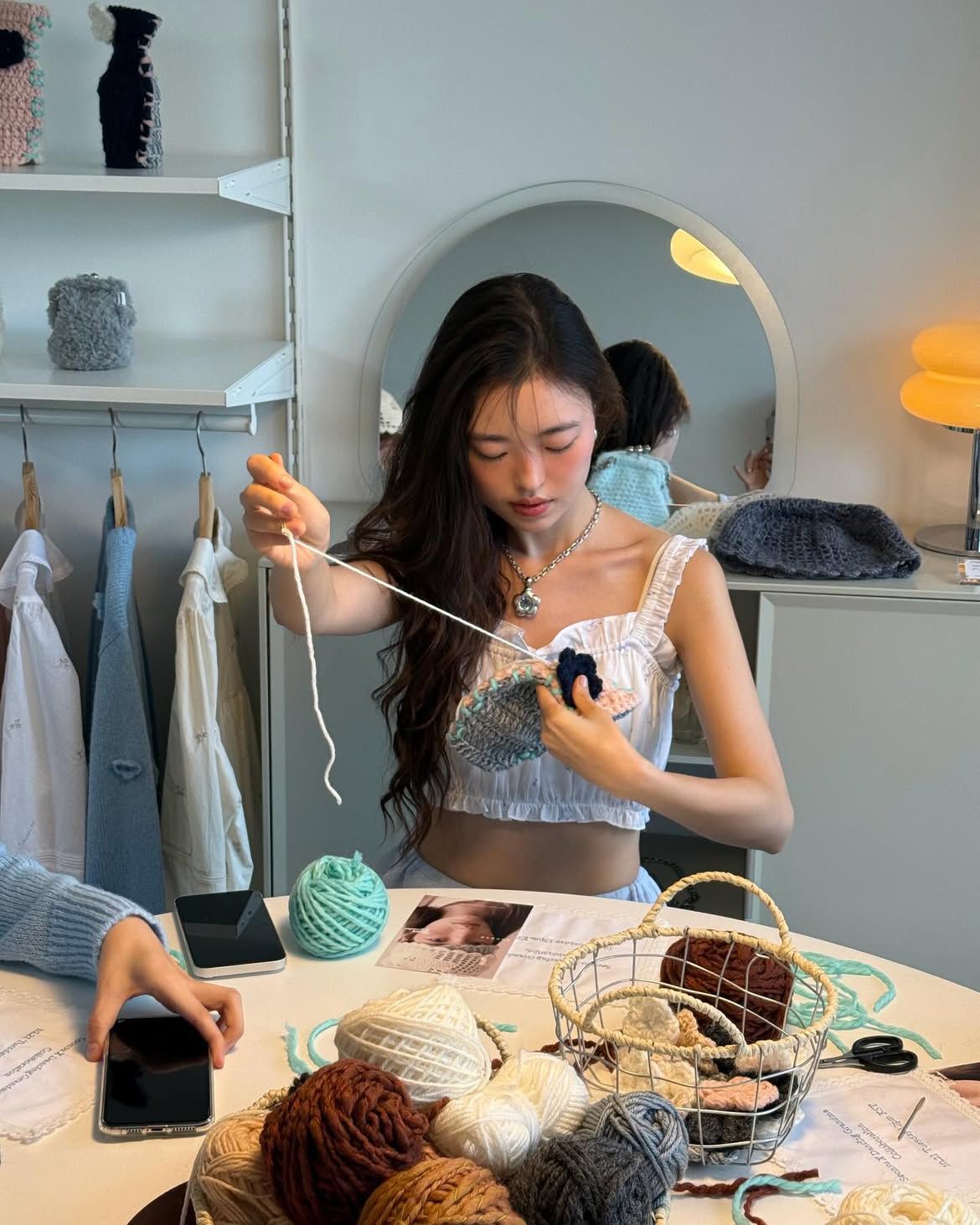 Chẳng cần tiếc nuối sắc đẹp của tuổi 25 vì tuổi 35 có thể còn tuyệt hơn- Ảnh 2.