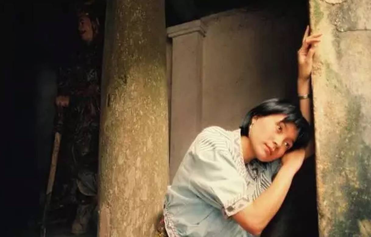 Sai lầm phải trả gi&aacute; của nữ diễn vi&ecirc;n qu&ecirc; Tuy&ecirc;n Quang SN 1975- Ảnh 2.