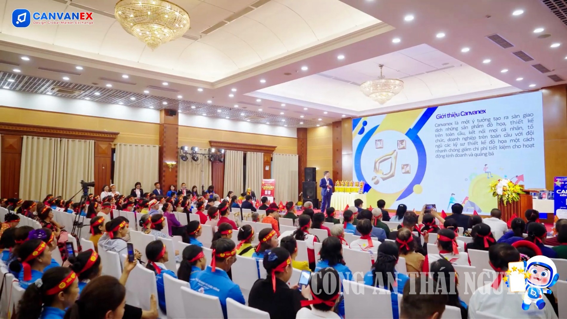 C&ocirc;ng an đồng loạt kh&aacute;m x&eacute;t, bắt L&ecirc; Trung Hiếu SN 1984, thu 66 m&aacute;y t&iacute;nh, 2 &ocirc; t&ocirc;, 5 sổ đỏ, 14 tỷ đồng- Ảnh 1.