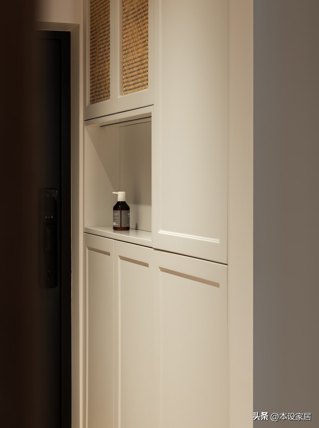 Căn hộ 47m&sup2; được cải tạo th&agrave;nh 2 ph&ograve;ng ngủ, 2 ph&ograve;ng kh&aacute;ch khiến nhiều người bất ngờ: B&agrave;i to&aacute;n tối ưu kh&ocirc;ng gian gi&uacute;p gia chủ tiết kiệm cả trăm triệu đồng chi ph&iacute; đổi nh&agrave;- Ảnh 2.