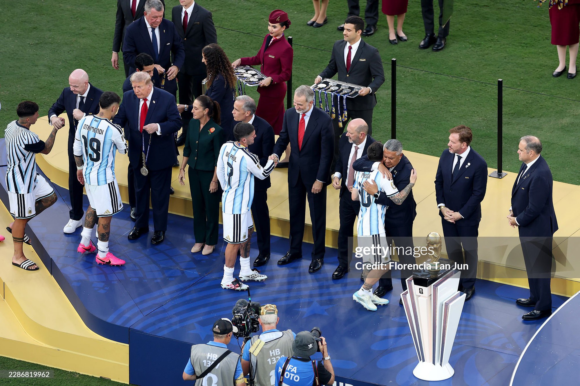 Tổng thống Argentina tuyên bố nghỉ lễ toàn quốc để đón đội tuyển trở về dù không vô địch World Cup 2026- Ảnh 2.