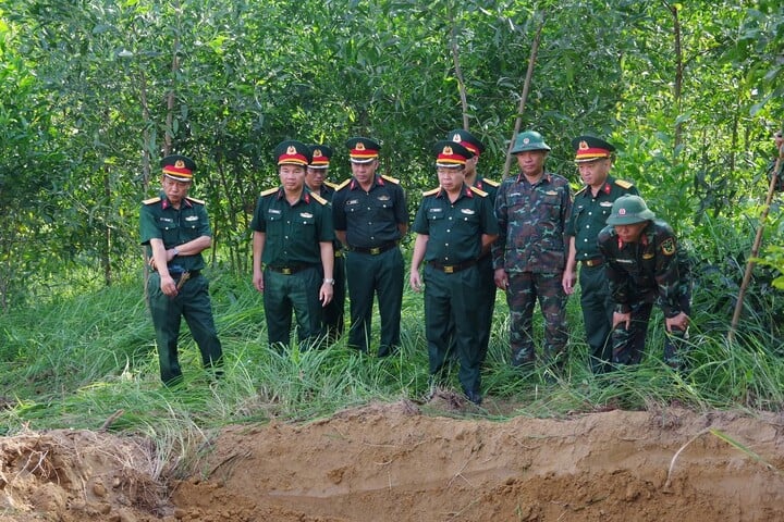 Quảng Trị: T&igrave;m thấy 3 h&agrave;i cốt liệt sĩ tại nơi radar ph&aacute;t hiện bất thường- Ảnh 2.