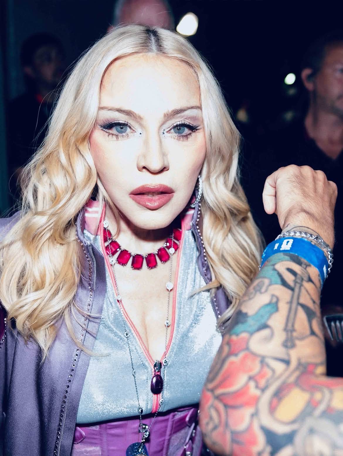 Madonna U70 trẻ như mới 35, visual trong chung kết World Cup 2026 đập tan định kiến phụ nữ lớn tuổi l&agrave; gi&agrave; xấu - Ảnh 7.