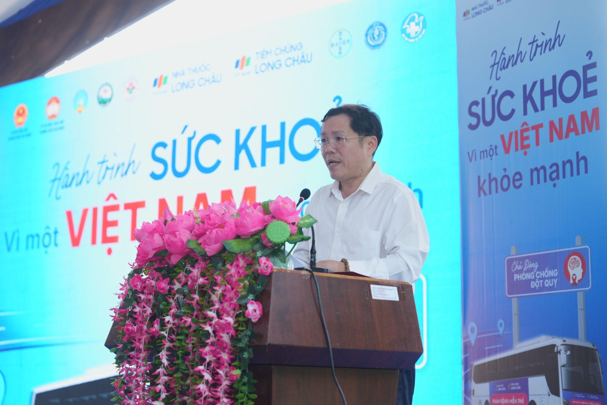 Long Châu tiếp nối sứ mệnh vì sức khỏe cộng đồng: Chung tay tầm soát đột quỵ, phát thuốc miễn phí cho bà con khó khăn tỉnh Lâm Đồng - Ảnh 1.
