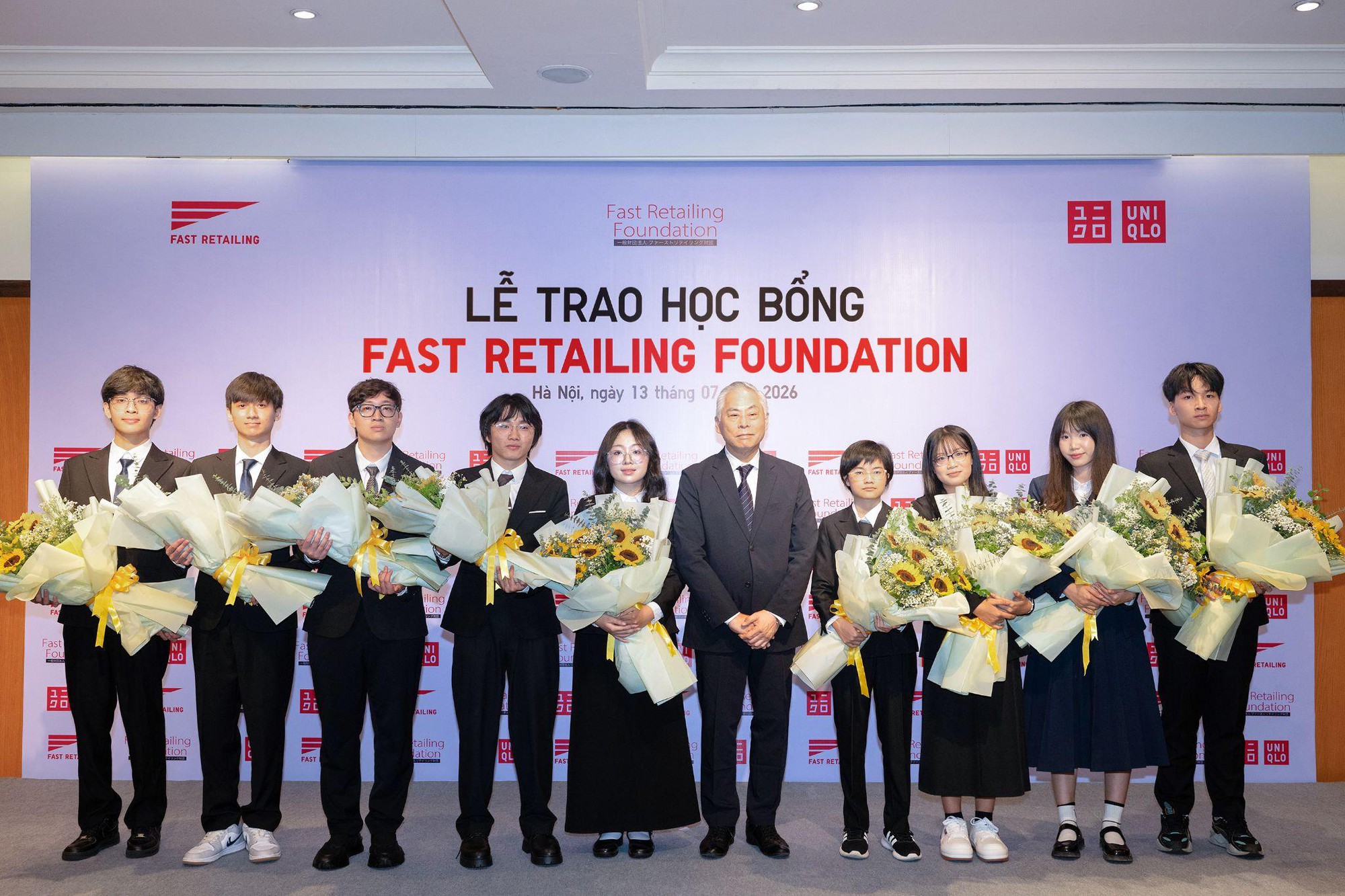 Lộ diện 09 gương mặt xuất sắc chinh phục học bổng toàn phần Quỹ Fast Retailing 2026: Chính thức mở đơn cho mùa tuyển sinh 2027! - Ảnh 1. Lộ diện 09 gương mặt xuất sắc chinh phục học bổng toàn phần Quỹ Fast Retailing 2026: Chính thức mở đơn cho mùa tuyển sinh 2027! - Ảnh 1.