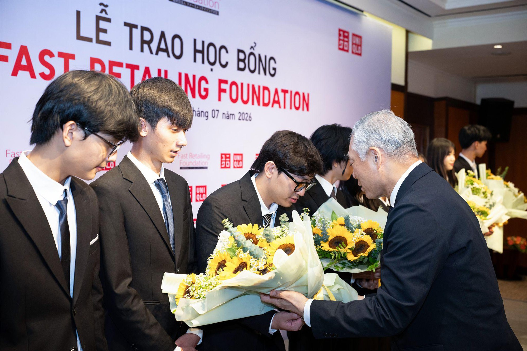 Lộ diện 09 gương mặt xuất sắc chinh phục học bổng toàn phần Quỹ Fast Retailing 2026: Chính thức mở đơn cho mùa tuyển sinh 2027! - Ảnh 2. Lộ diện 09 gương mặt xuất sắc chinh phục học bổng toàn phần Quỹ Fast Retailing 2026: Chính thức mở đơn cho mùa tuyển sinh 2027! - Ảnh 2.