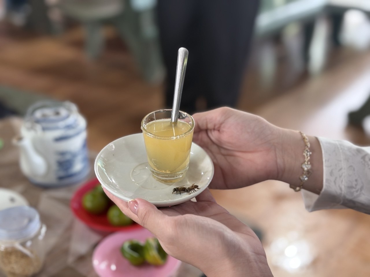 Chưa bao giờ du lịch miền T&acirc;y hot như h&egrave; năm nay: Ghe xuồng kẹt cứng ngắc, ch&uacute; th&iacute;m ch&egrave;o mỏi tay - Ảnh 24.