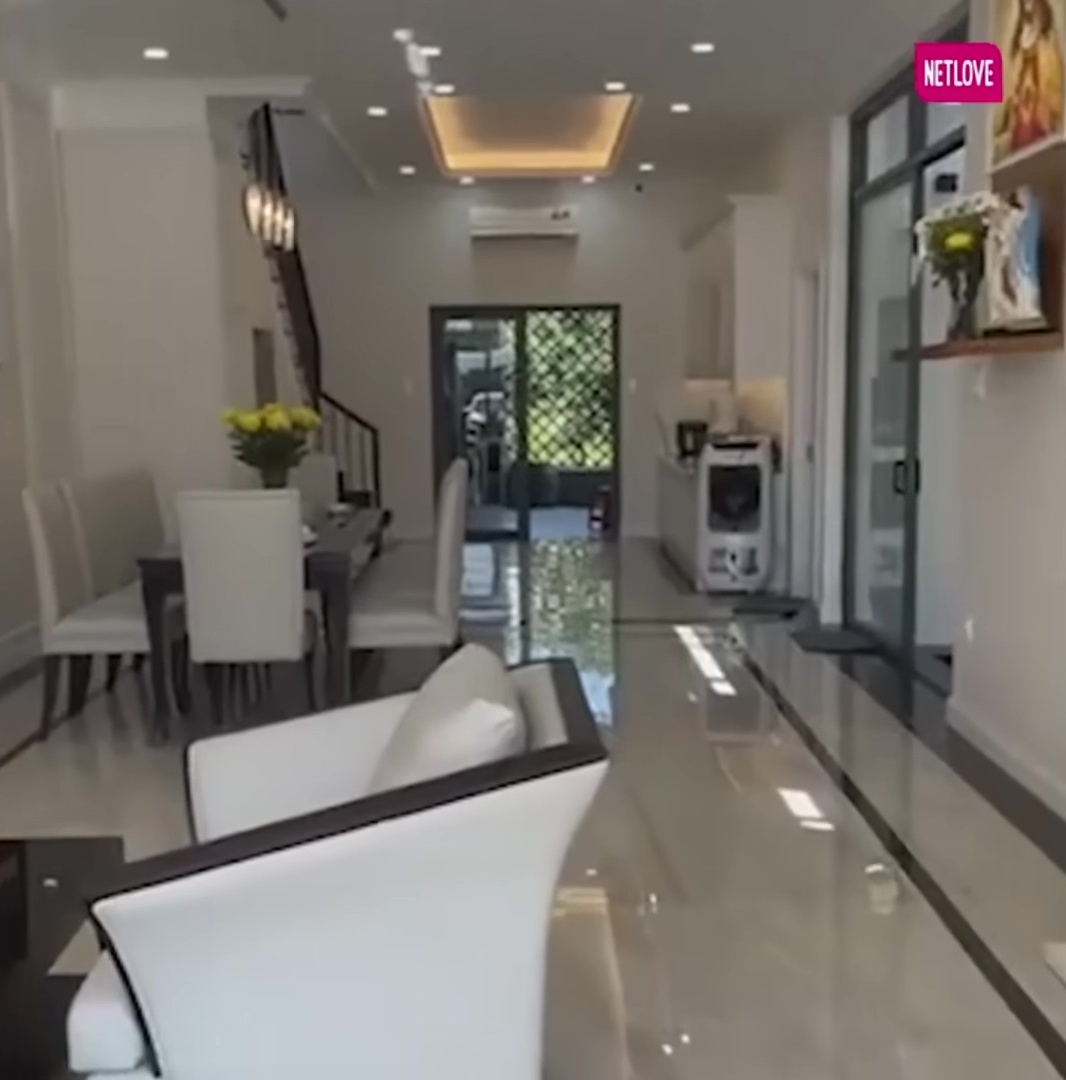 B&ecirc;n trong nh&agrave; nội của Lọ Lem ở Đồng Th&aacute;p, MC Quyền Linh x&acirc;y để b&aacute;o hiếu mẹ- Ảnh 3.