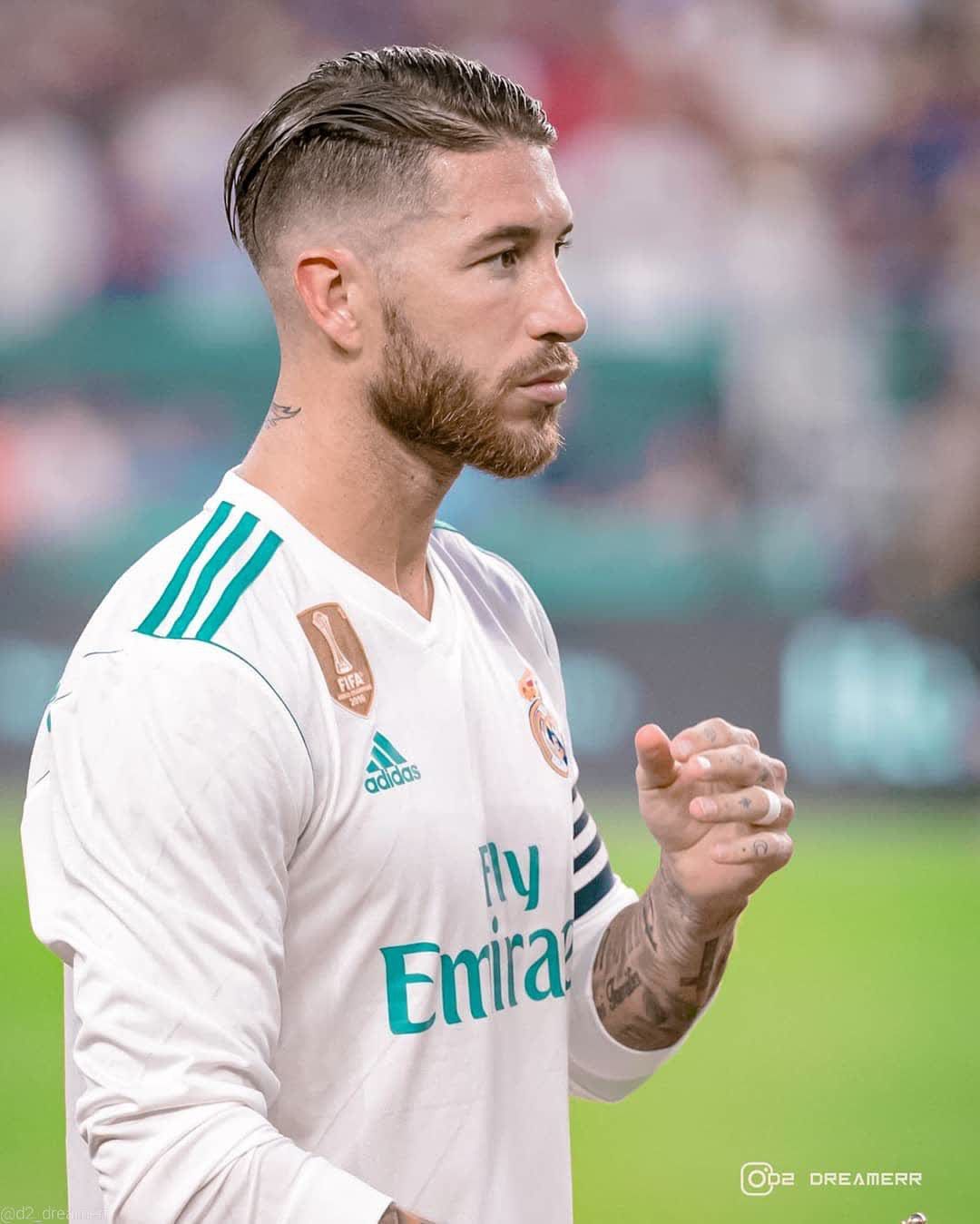 Ferrari cũ vẫn l&agrave; Ferrari, Sergio Ramos c&oacute; 40 tuổi vẫn n&eacute;t- Ảnh 10.