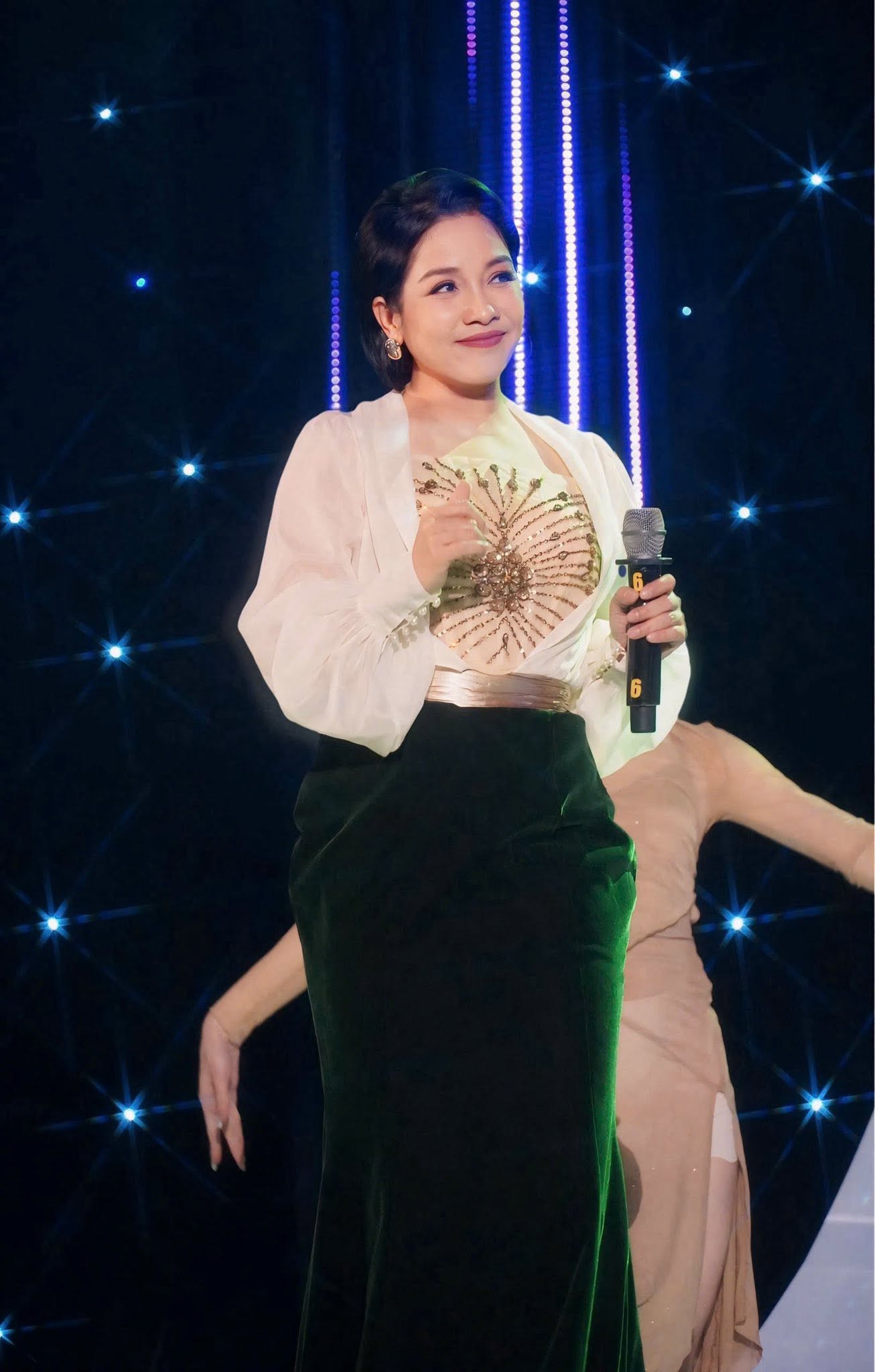T&igrave;nh h&igrave;nh hiện tại của Diva Mỹ Linh - Ảnh 11.