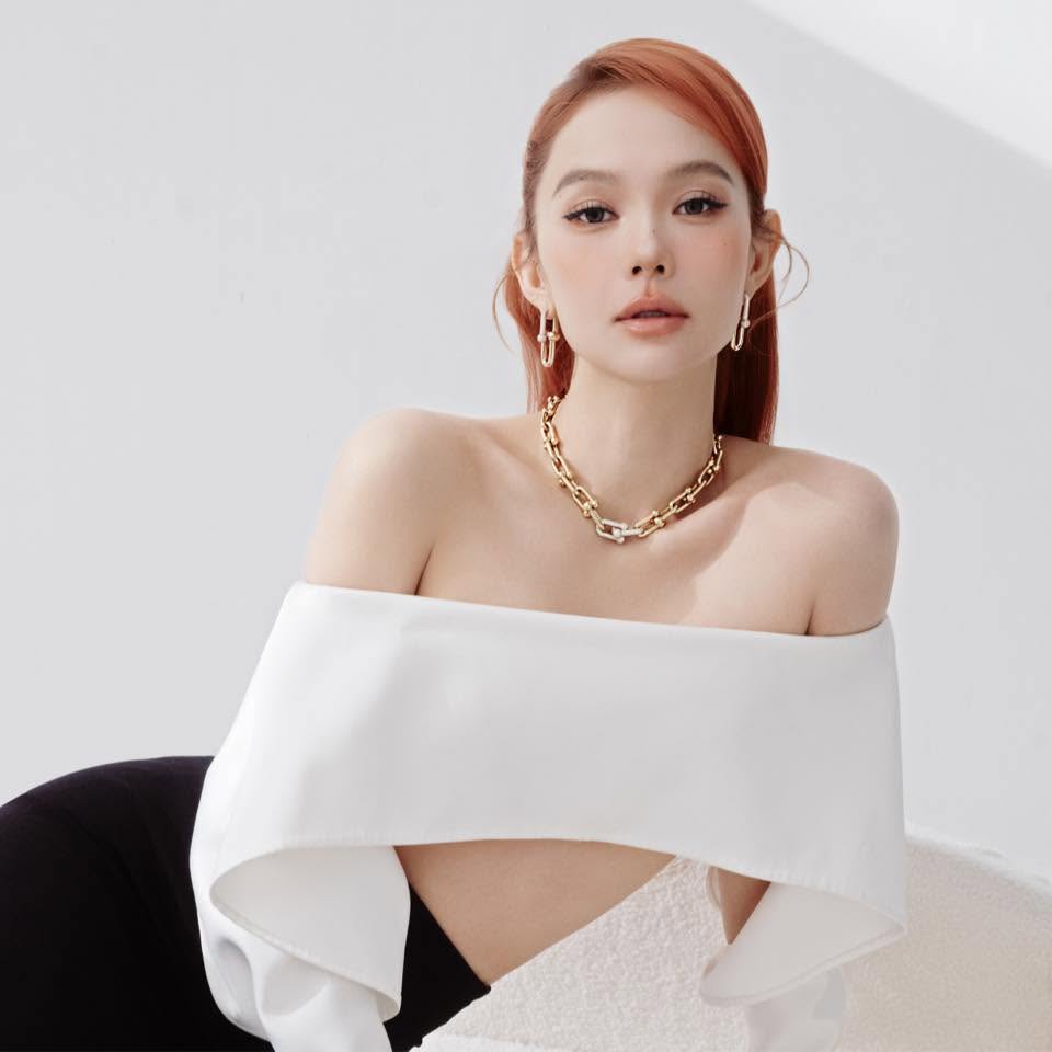 Mỹ nh&acirc;n được b&aacute;o Trung gọi l&agrave; "nữ thần Việt Nam": U40 sở hữu thần th&aacute;i v&agrave; v&oacute;c d&aacute;ng như "kh&ocirc;ng c&oacute; kh&aacute;i niệm l&atilde;o h&oacute;a"- Ảnh 3.