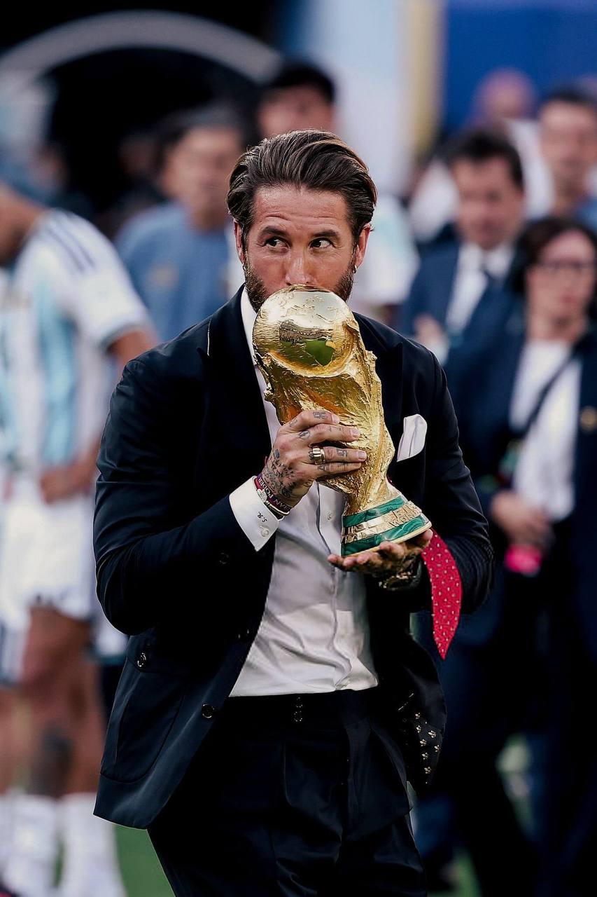 Ferrari cũ vẫn l&agrave; Ferrari, Sergio Ramos c&oacute; 40 tuổi vẫn n&eacute;t- Ảnh 2.