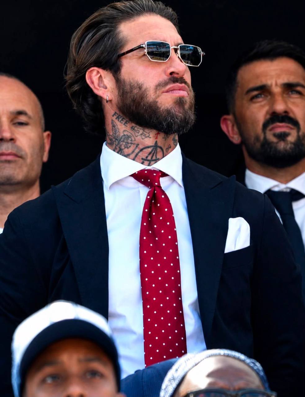 Ferrari cũ vẫn l&agrave; Ferrari, Sergio Ramos c&oacute; 40 tuổi vẫn n&eacute;t- Ảnh 3.