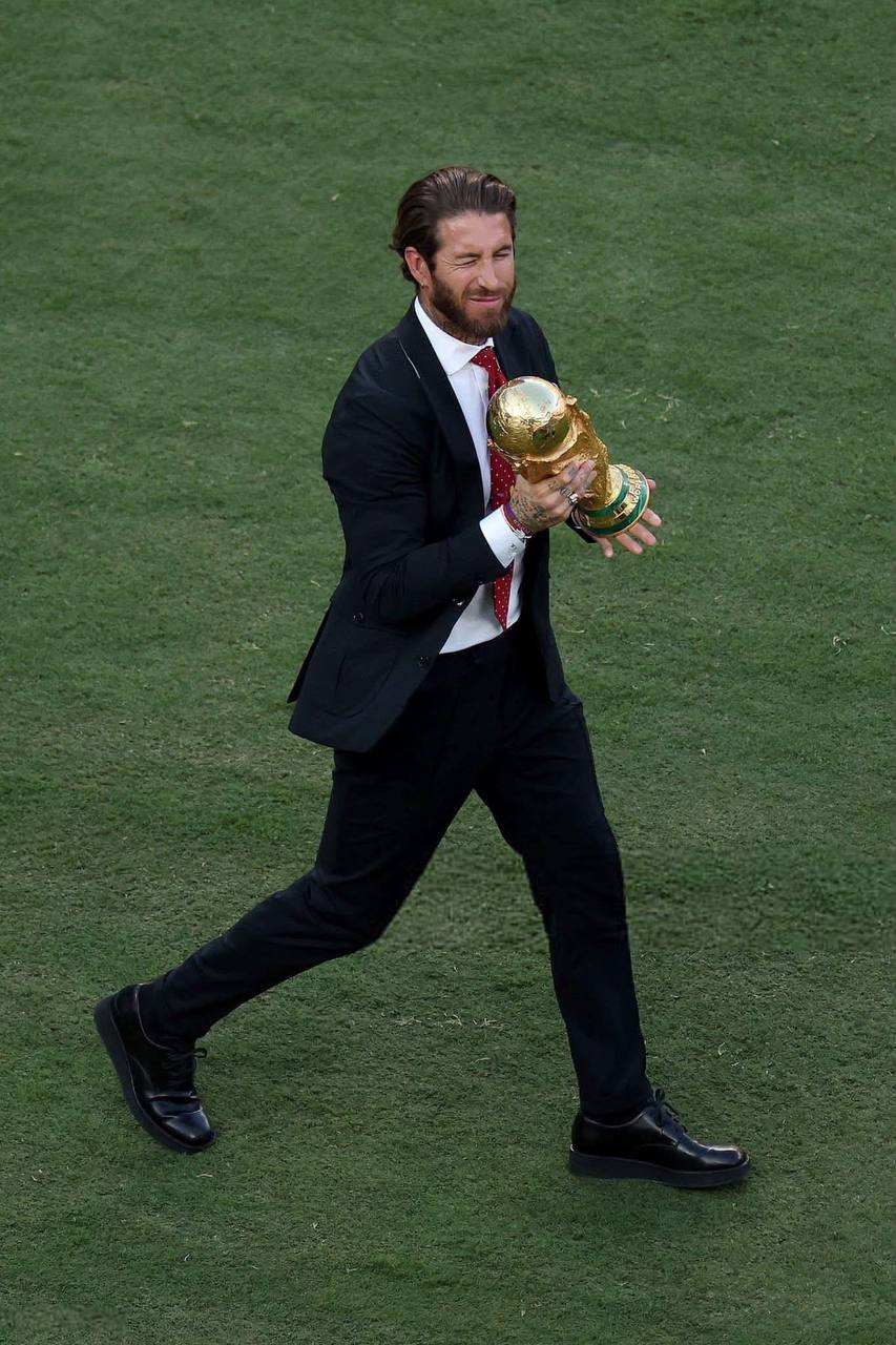 Ferrari cũ vẫn l&agrave; Ferrari, Sergio Ramos c&oacute; 40 tuổi vẫn n&eacute;t- Ảnh 1.
