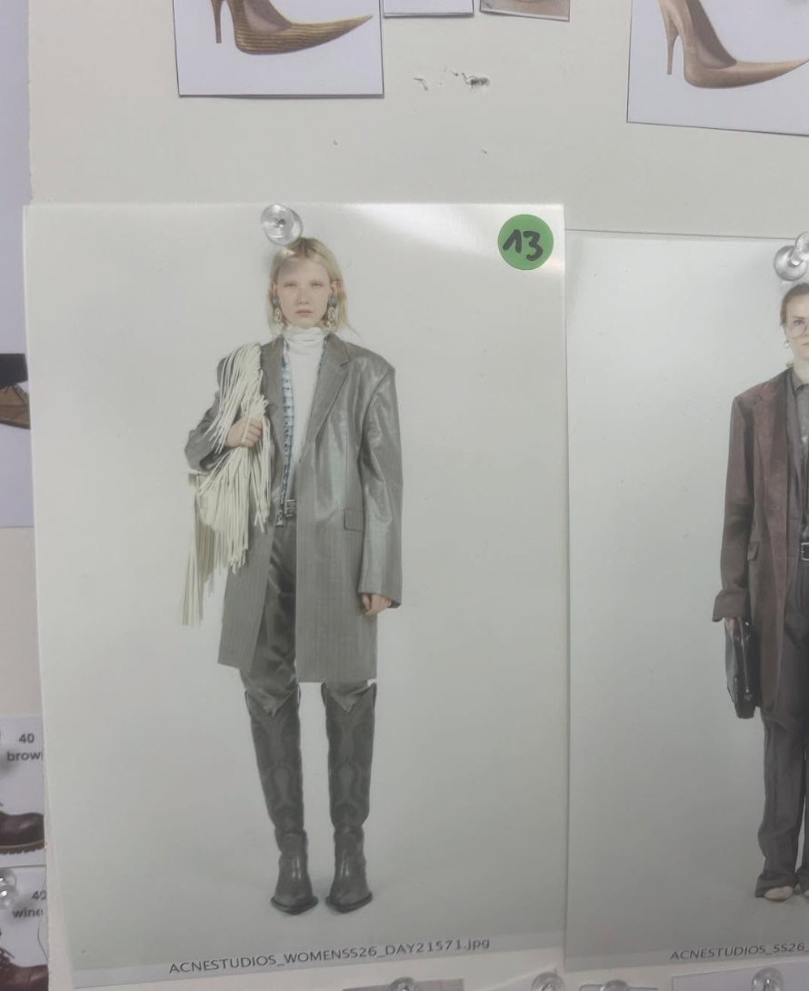 Mỹ nh&acirc;n chuyển giới 19 tuổi được "xin info" nhiều nhất sau Fashion Week: Visual đẹp v&ocirc; thực nhưng qu&aacute; giống một người- Ảnh 7.