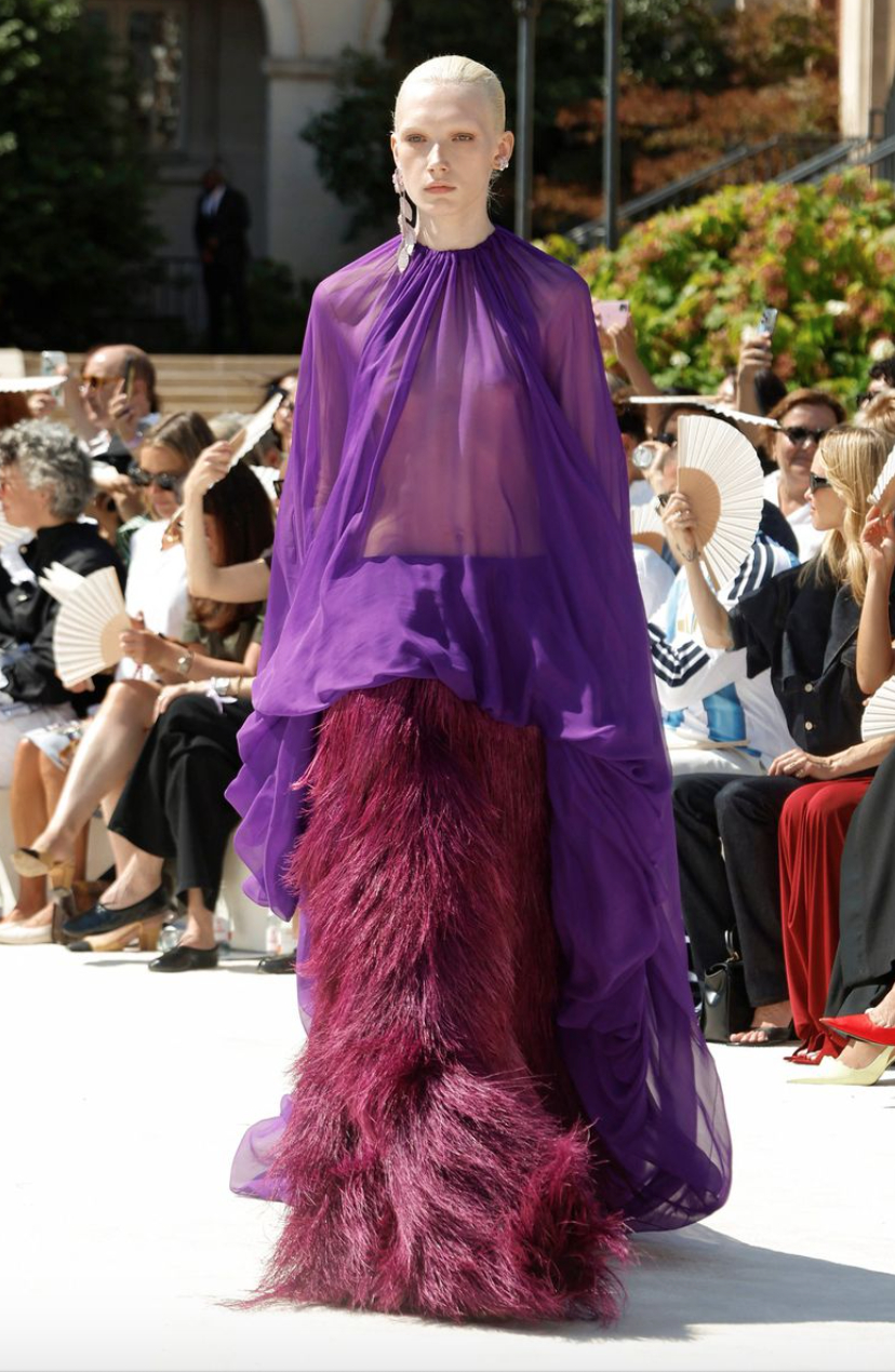 Mỹ nh&acirc;n chuyển giới 19 tuổi được "xin info" nhiều nhất sau Fashion Week: Visual đẹp v&ocirc; thực nhưng qu&aacute; giống một người- Ảnh 17.