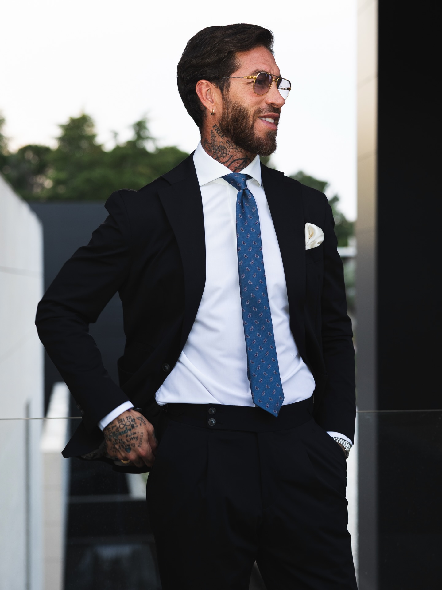 Ferrari cũ vẫn l&agrave; Ferrari, Sergio Ramos c&oacute; 40 tuổi vẫn n&eacute;t- Ảnh 13.