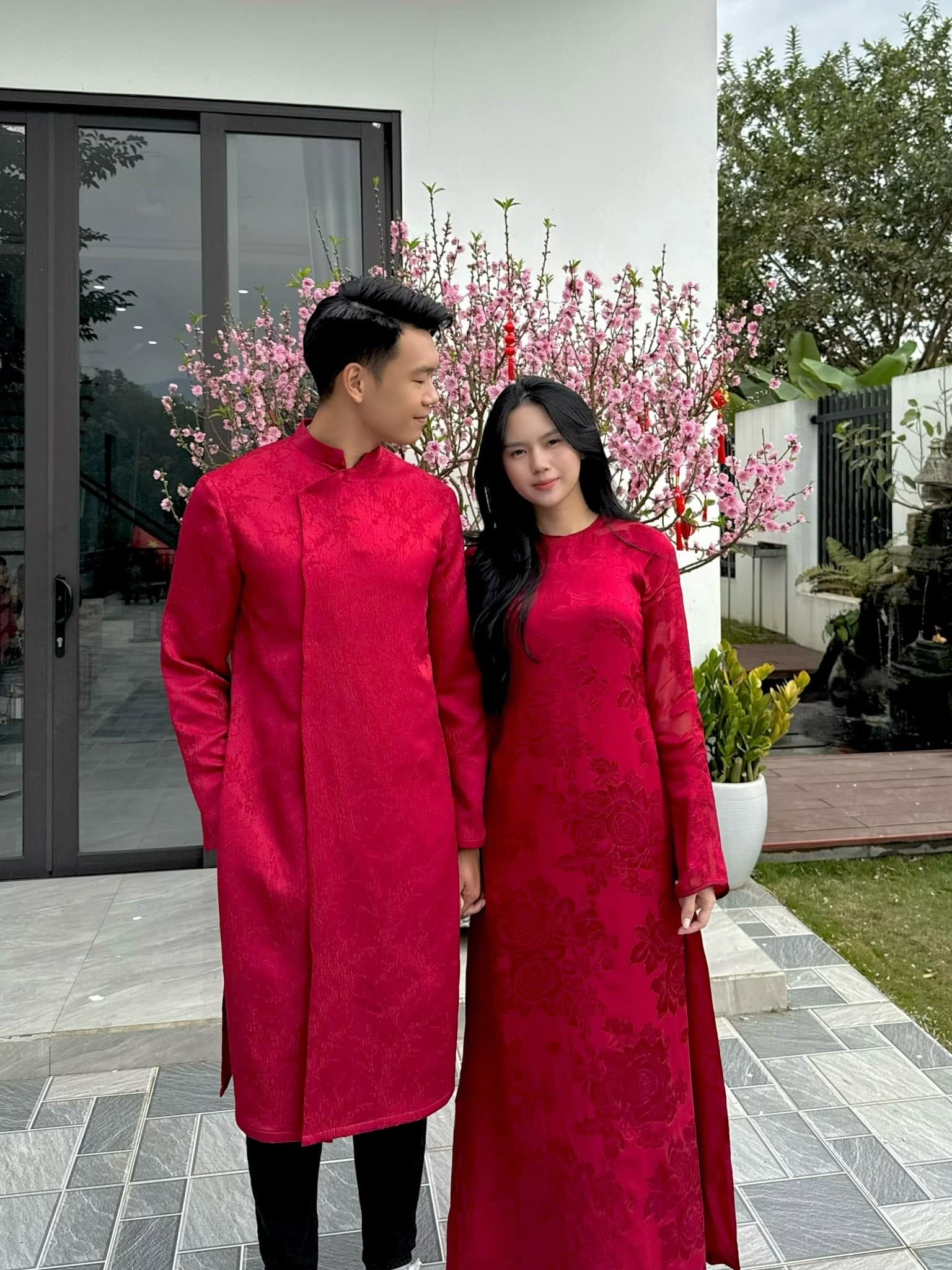 C&ocirc; g&aacute;i qu&ecirc; Tuy&ecirc;n Quang cưới người nổi tiếng gặp ở qu&aacute;n c&agrave; ph&ecirc;: Sống như b&agrave; ho&agrave;ng trong biệt thự ở H&agrave; Nội, nghỉ h&egrave; ở ch&acirc;u &Acirc;u - Ảnh 1.
