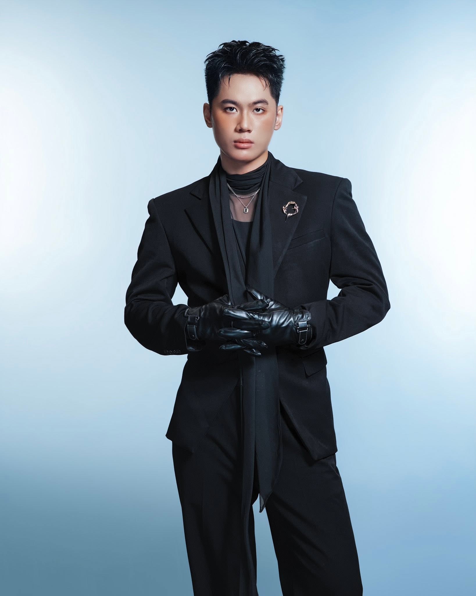 Nam ca sĩ Việt 22 tuổi l&agrave; "tổng t&agrave;i" mở c&ocirc;ng ty ri&ecirc;ng, chưa nổi tiếng đ&atilde; c&oacute; hit 100 triệu view cả nước thuộc l&ograve;ng- Ảnh 2.