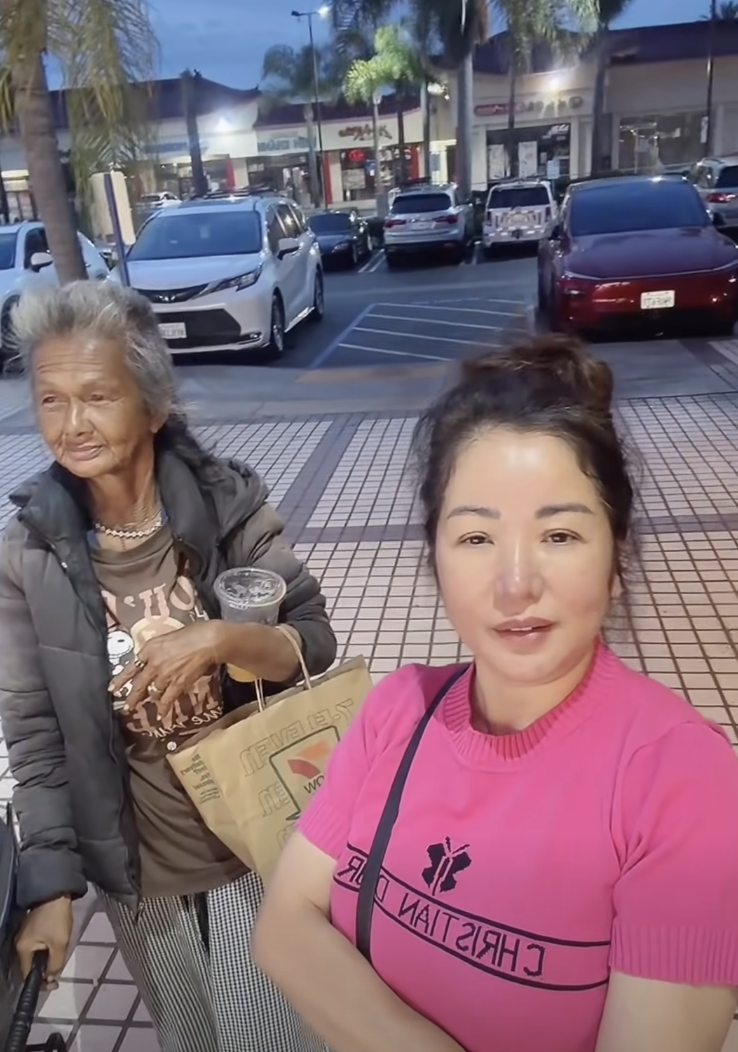 Nữ ca sĩ đ&igrave;nh đ&aacute;m một thời nay ho&aacute; đi&ecirc;n sống lang thang ở Mỹ, nghe nguy&ecirc;n nh&acirc;n m&agrave; x&oacute;t xa- Ảnh 2.