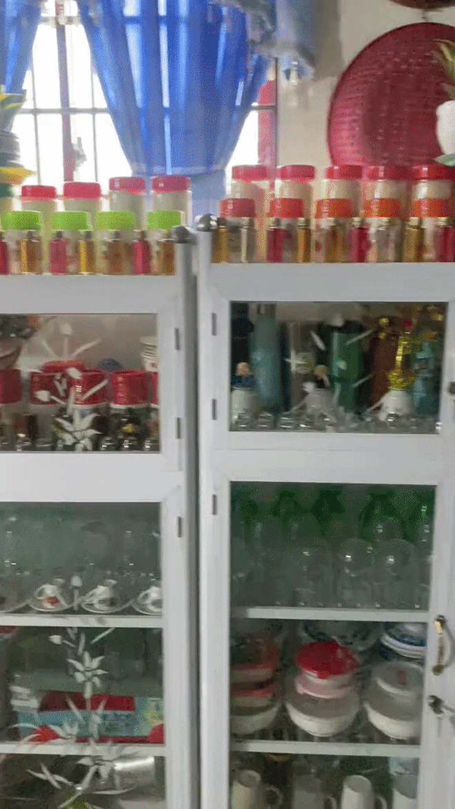 "Đặc sản" nh&agrave; bếp miền T&acirc;y: Nồi ni&ecirc;u xoong chảo treo &ecirc; hề, n&oacute; lộn xộn m&agrave; n&oacute; ngăn nắp thế mới hay!- Ảnh 5.
