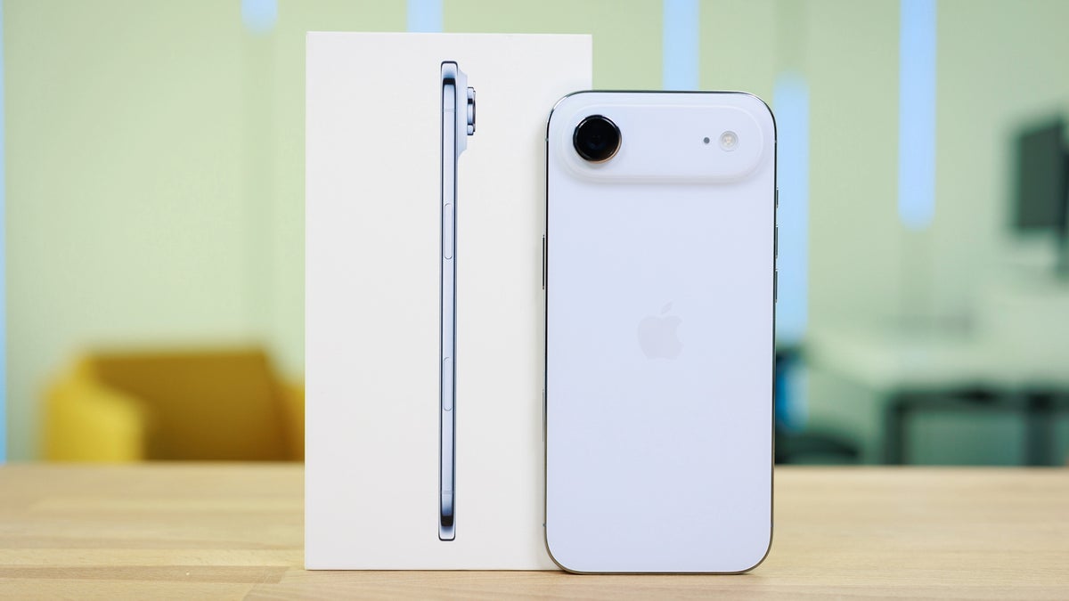Chiếc iPhone rớt gi&aacute; chưa từng c&oacute; trong lịch sử: "Bốc hơi" hơn 11 triệu đồng chỉ sau chưa đầy một năm- Ảnh 1.