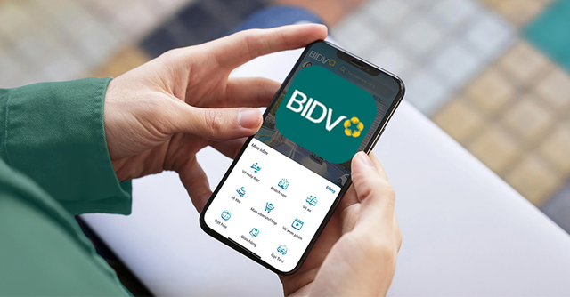 Người c&oacute; t&agrave;i khoản Techcombank, BIDV, ACB, Vietcombank, VPBank ch&uacute; &yacute;: Mỗi giao dịch đều được t&iacute;ch điểm, c&oacute; thể đổi th&agrave;nh voucher- Ảnh 2.