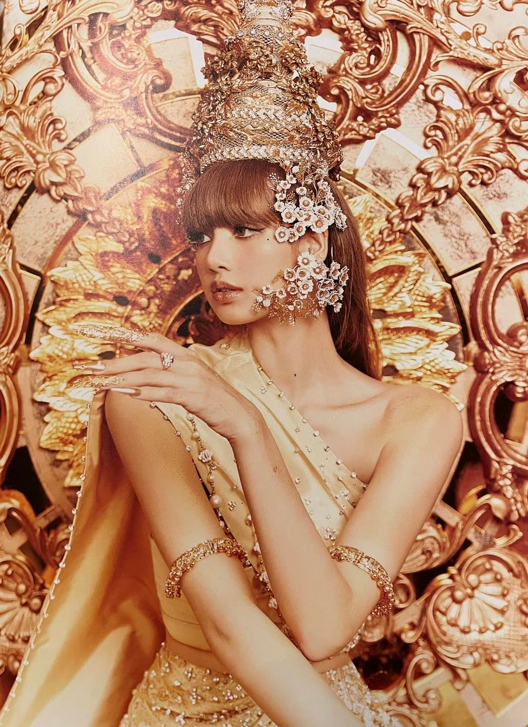 V&agrave;ng kh&ocirc;ng bao giờ xuống gi&aacute; l&agrave; v&agrave;ng ở tr&ecirc;n người Lisa (BLACKPINK)- Ảnh 8.