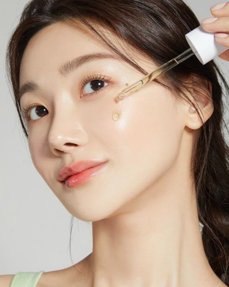 Tuổi 40 n&ecirc;n chọn serum chống chảy xệ thế n&agrave;o? Đừng chỉ nh&igrave;n v&agrave;o lời quảng c&aacute;o "n&acirc;ng cơ" - Ảnh 2.