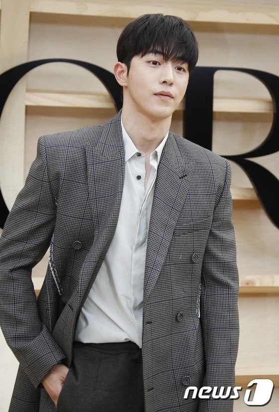 Nam Joo Hyuk trở lại với phim hot to&agrave;n cầu: Xứng danh "ch&agrave;ng thơ" khiến Dior m&ecirc; kh&ocirc;ng dứt, từ mặt đến body đều ho&agrave;n hảo- Ảnh 11.