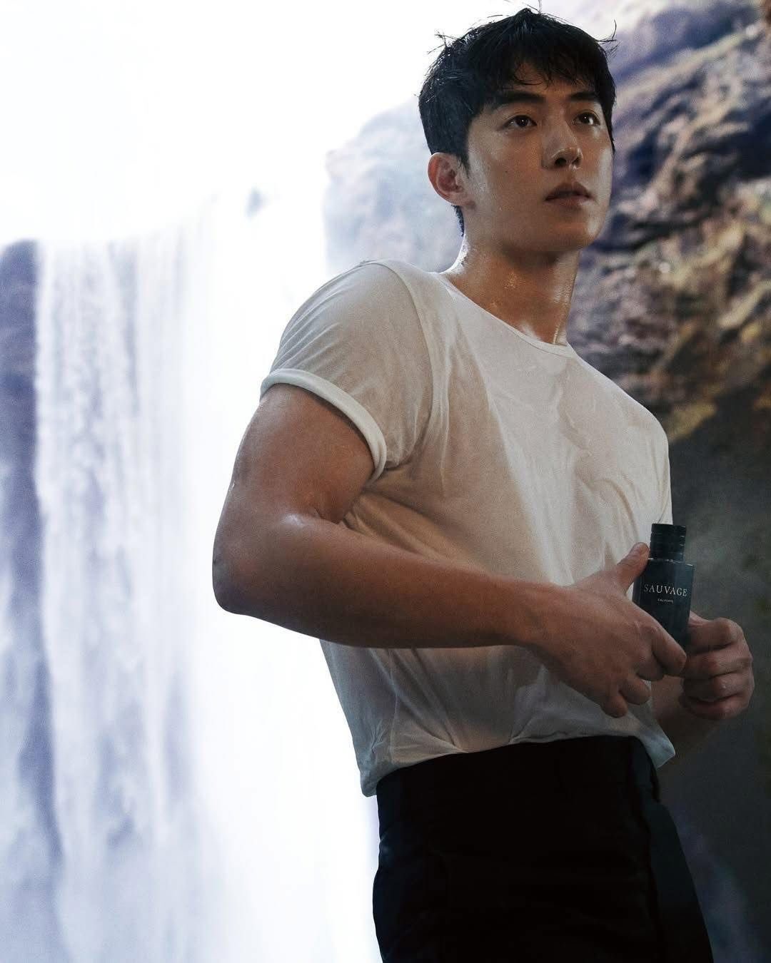 Nam Joo Hyuk trở lại với phim hot to&agrave;n cầu: Xứng danh "ch&agrave;ng thơ" khiến Dior m&ecirc; kh&ocirc;ng dứt, từ mặt đến body đều ho&agrave;n hảo- Ảnh 12.
