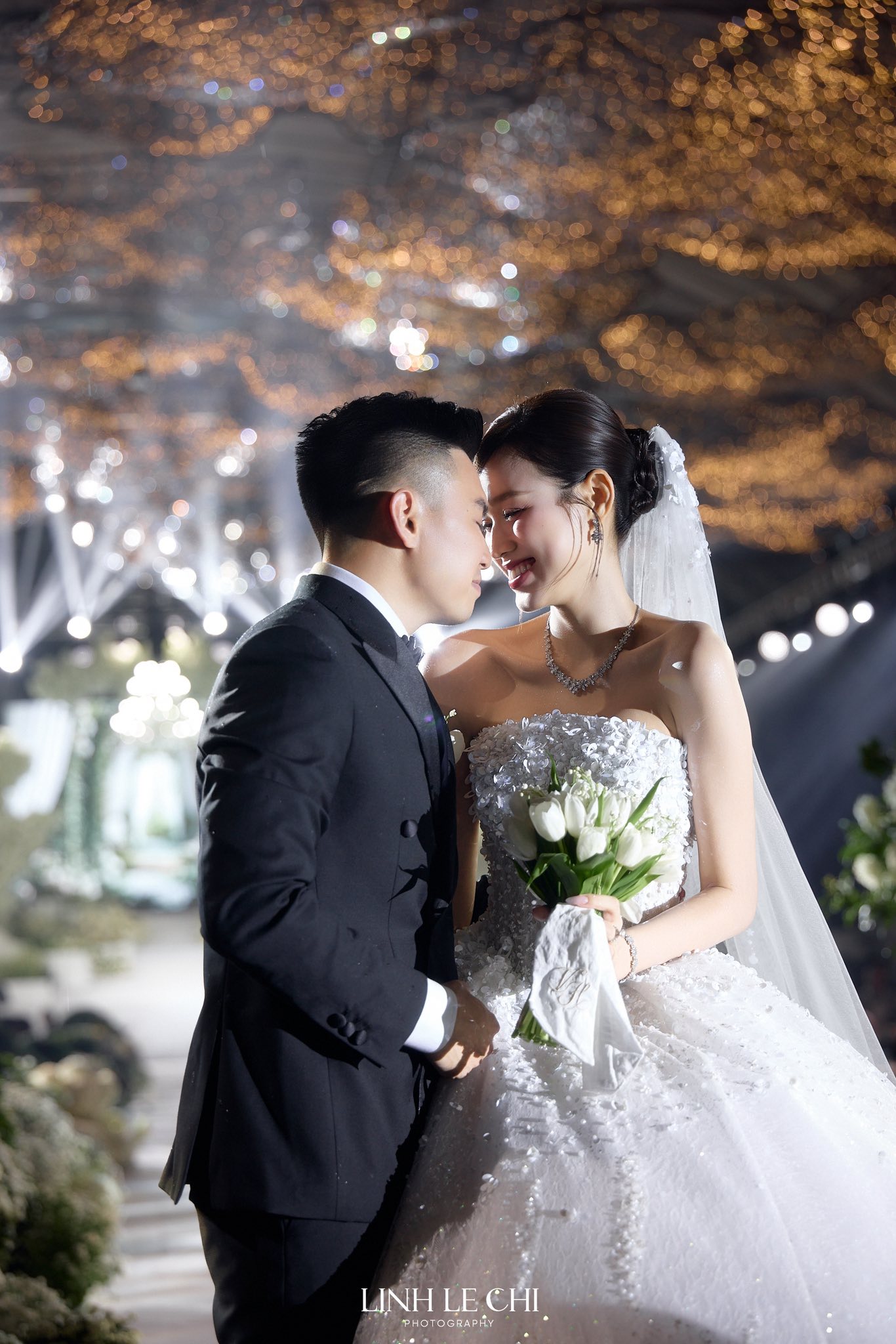 Cặp đ&ocirc;i "ch&acirc;n d&agrave;i - đại gia" nổi tiếng cả nước: Từng c&oacute; người muốn ph&aacute; đ&aacute;m cưới, 1 năm sau h&ocirc;n nh&acirc;n thế n&agrave;o? - Ảnh 3.