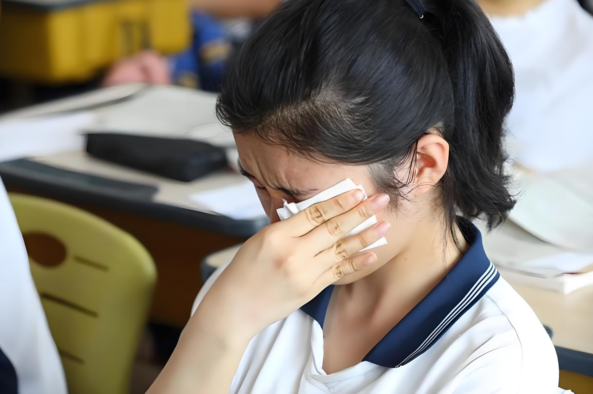 Nữ sinh tự chấm đỗ ĐH top đầu, tra điểm thật chưa bằng 1/2, nghi bị tr&aacute;o b&agrave;i thi, Sở gi&aacute;o dục: "Kh&ocirc;ng c&oacute; th&iacute; sinh n&agrave;o t&ecirc;n như vậy"- Ảnh 1.