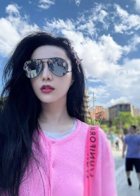 Sai lầm phải trả gi&aacute; hơn 3 ngh&igrave;n tỷ từ tiền t&uacute;i của nữ diễn vi&ecirc;n SN 1981- Ảnh 1.