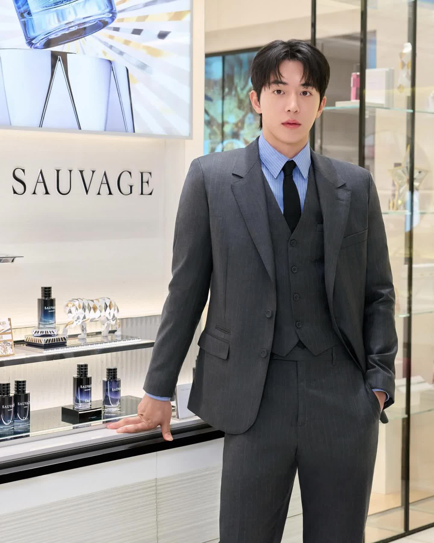 Nam Joo Hyuk trở lại với phim hot to&agrave;n cầu: Xứng danh "ch&agrave;ng thơ" khiến Dior m&ecirc; kh&ocirc;ng dứt, từ mặt đến body đều ho&agrave;n hảo- Ảnh 16.