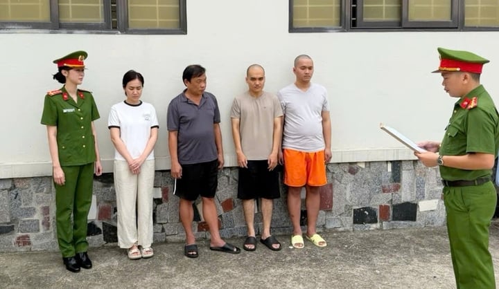 SJC trả tiền mua v&agrave;ng trong ng&agrave;y, kim cương trong 48 giờ- Ảnh 2.