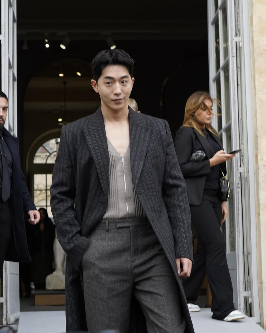 Nam Joo Hyuk trở lại với phim hot to&agrave;n cầu: Xứng danh "ch&agrave;ng thơ" khiến Dior m&ecirc; kh&ocirc;ng dứt, từ mặt đến body đều ho&agrave;n hảo- Ảnh 18.