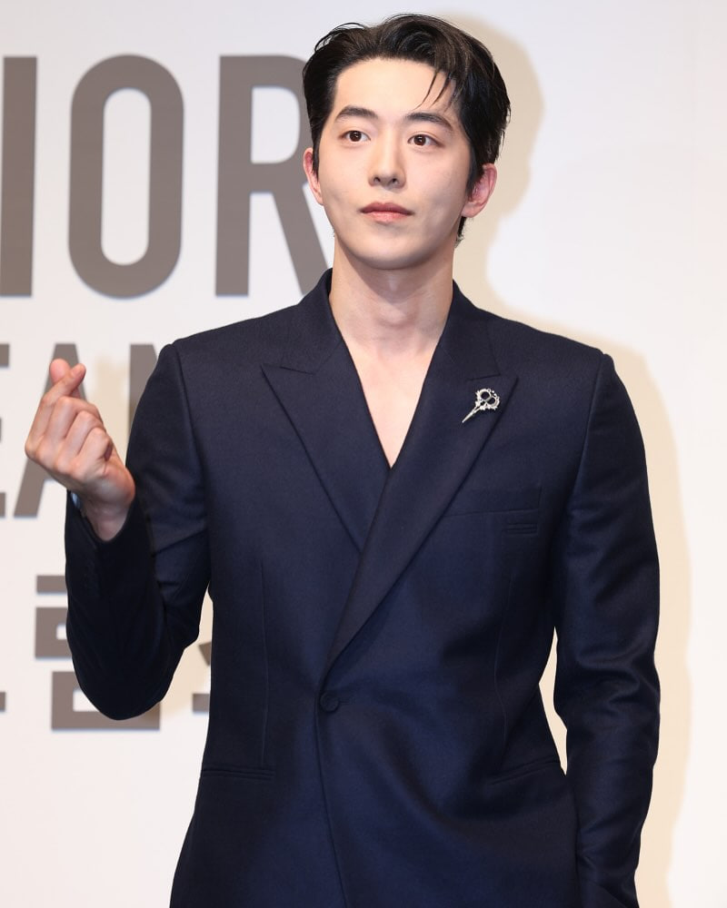 Nam Joo Hyuk trở lại với phim hot to&agrave;n cầu: Xứng danh "ch&agrave;ng thơ" khiến Dior m&ecirc; kh&ocirc;ng dứt, từ mặt đến body đều ho&agrave;n hảo- Ảnh 14.