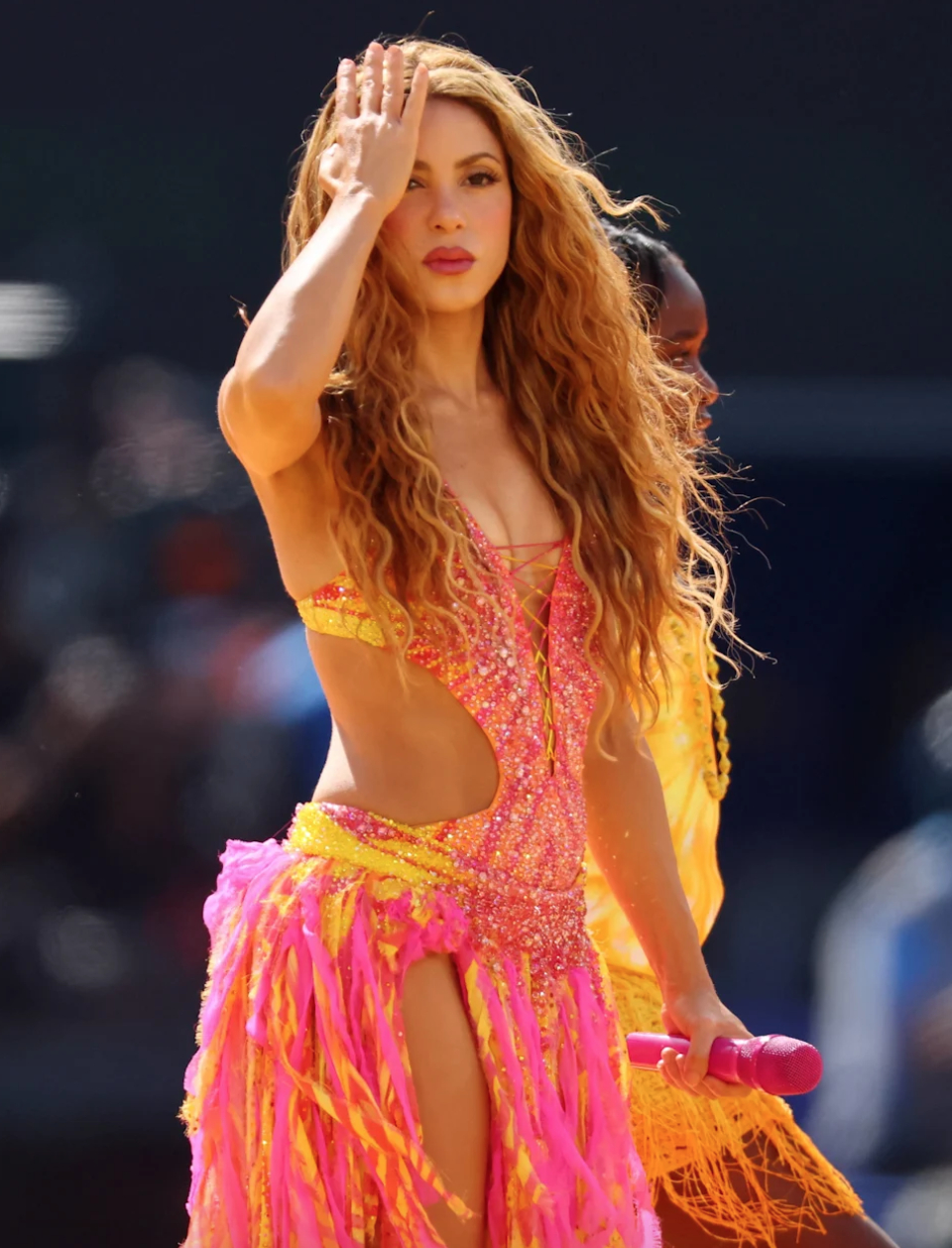 Top sao diễn World Cup kiếm tiền khủng nhất: Shakira xứng ng&ocirc;i nữ ho&agrave;ng, Lisa &ldquo;thắng đậm&rdquo;, BTS th&igrave; sao?- Ảnh 2.