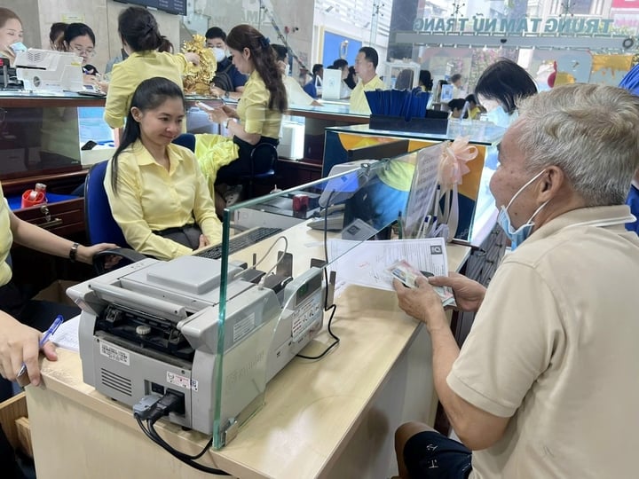 SJC trả tiền mua v&agrave;ng trong ng&agrave;y, kim cương trong 48 giờ- Ảnh 1.