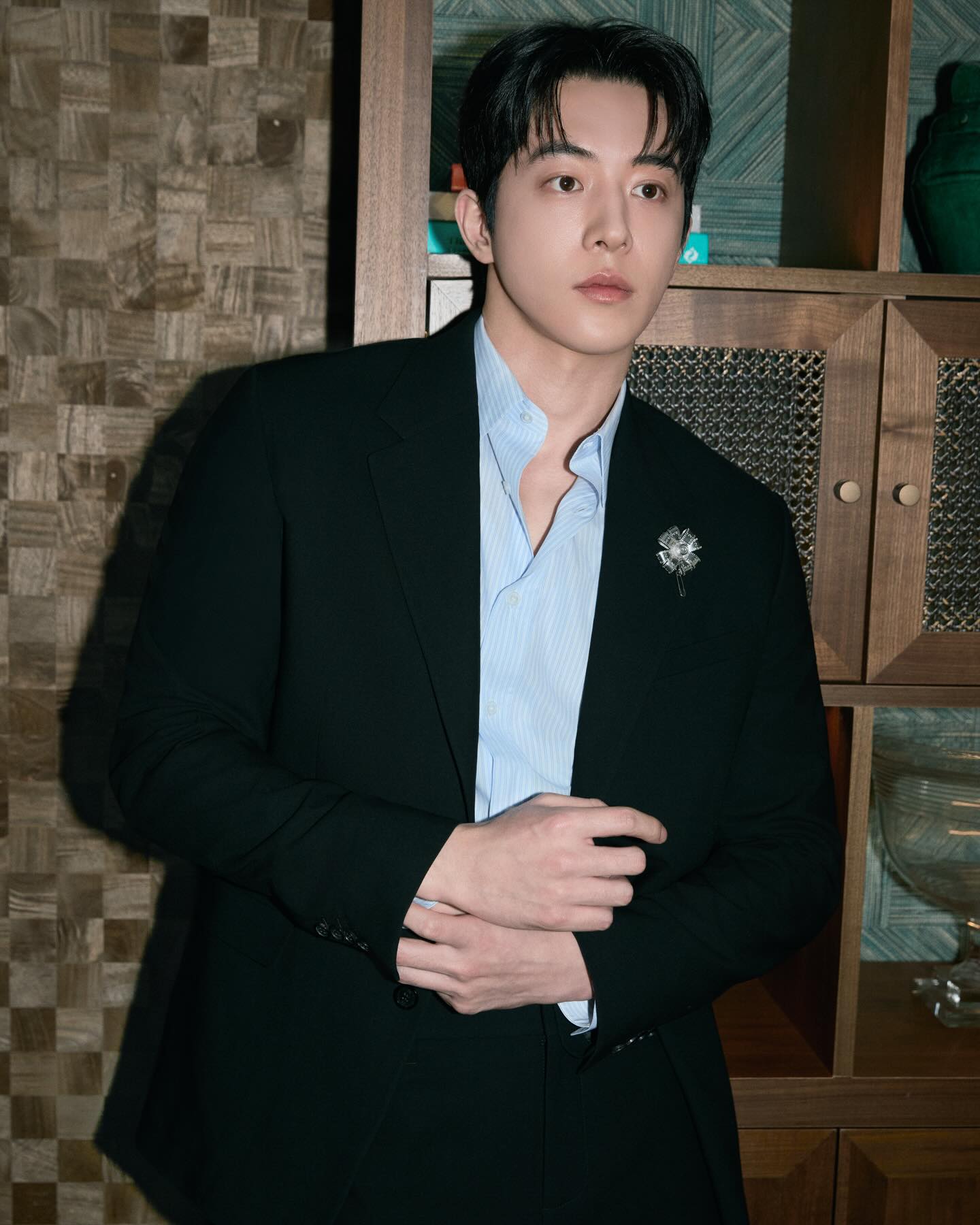 Nam Joo Hyuk trở lại với phim hot to&agrave;n cầu: Xứng danh "ch&agrave;ng thơ" khiến Dior m&ecirc; kh&ocirc;ng dứt, từ mặt đến body đều ho&agrave;n hảo- Ảnh 5.