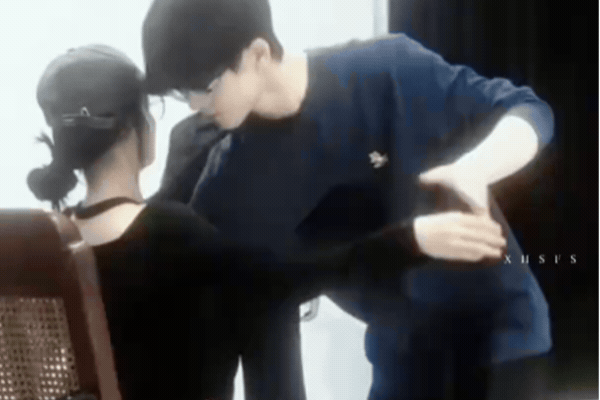 Kiếp nạn cam thường của Trương Lăng H&aacute;ch, c&agrave;ng nh&igrave;n c&agrave;ng thấy giống ViruSs- Ảnh 2.