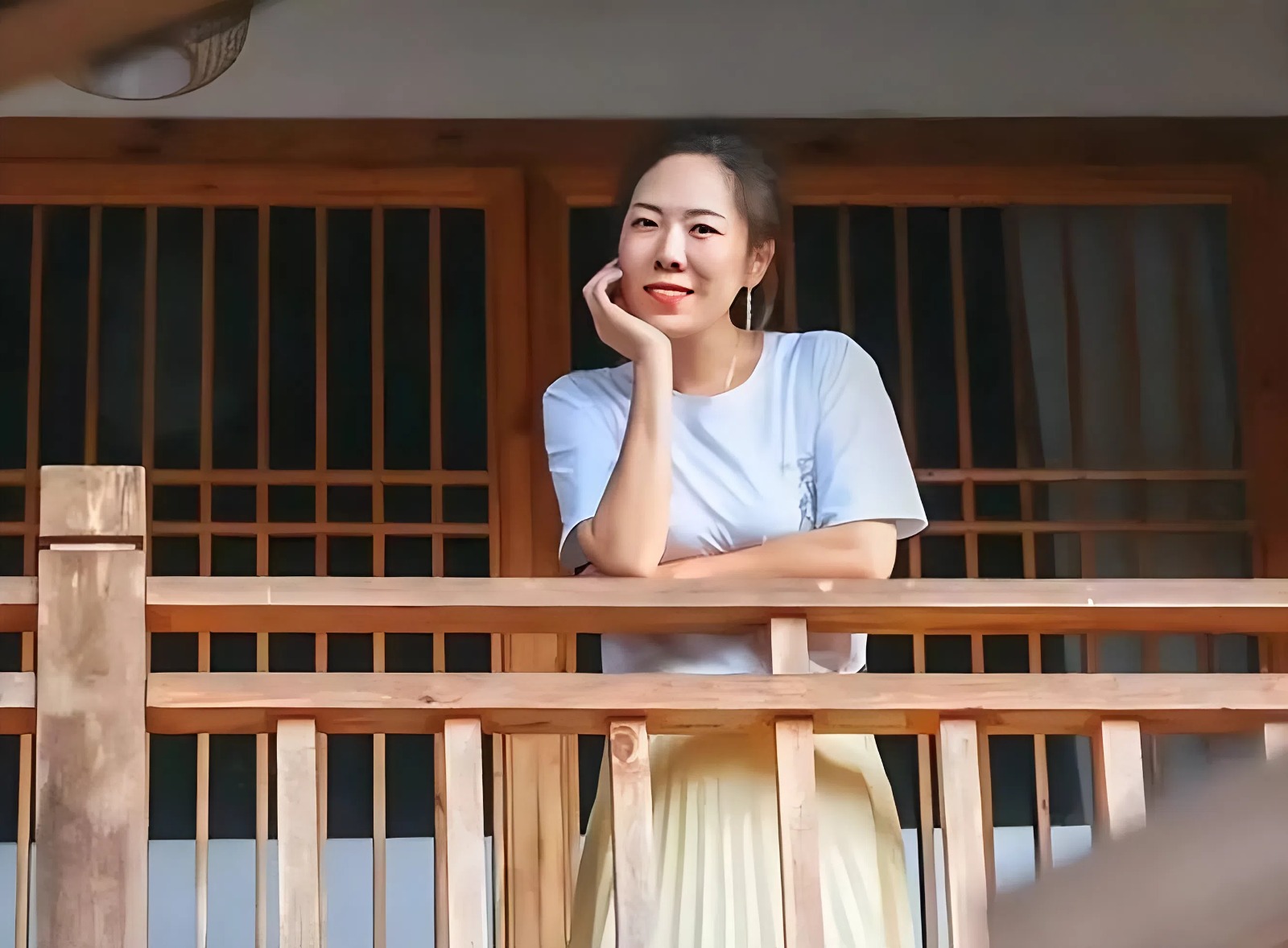C&ocirc; gi&aacute;o từng g&acirc;y b&atilde;o MXH với l&aacute; đơn nghỉ việc 10 chữ, 11 năm sau vỡ mộng, h&ocirc;n nh&acirc;n cũng kh&eacute;p lại- Ảnh 5.