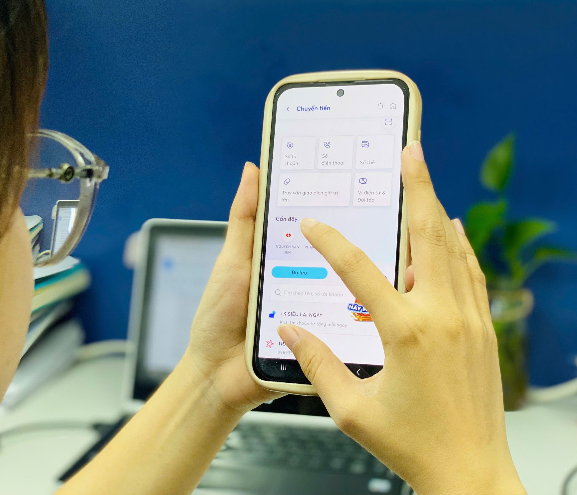 Chính thức: Ngân hàng Nhà nước nói rõ về quy định chờ 24 giờ khi chuyển tiền trên 400 triệu đồng- Ảnh 1.