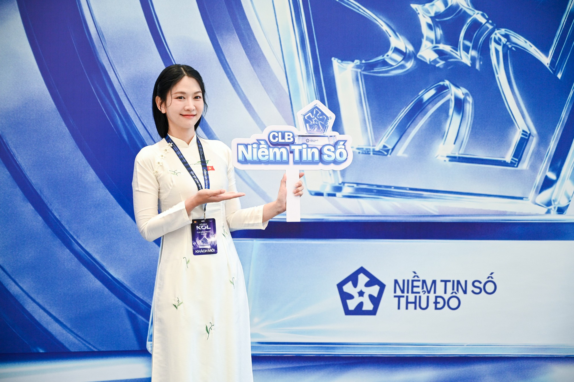 Ph&oacute; Chủ tịch Đỗ Quang Vinh, doanh nh&acirc;n Hannah Olala, MC Kh&aacute;nh Vy v&agrave; c&aacute;c nh&agrave; s&aacute;ng tạo nội dung tham gia Hội nghị KOL v&agrave; Lễ ra mắt CLB Niềm tin số Thủ đ&ocirc; - Ảnh 7.