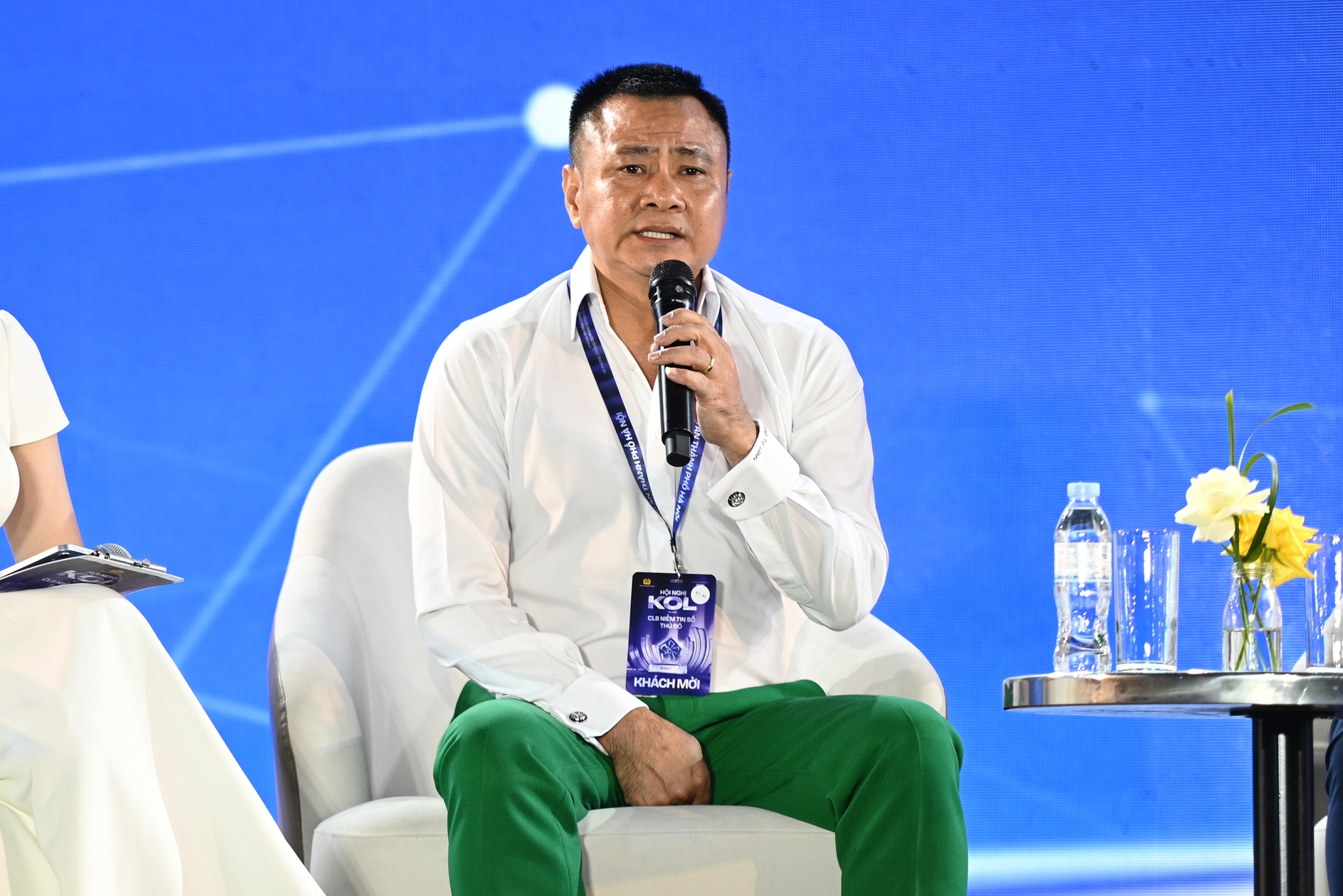 Ph&oacute; Chủ tịch Đỗ Quang Vinh, doanh nh&acirc;n Hannah Olala, MC Kh&aacute;nh Vy v&agrave; c&aacute;c nh&agrave; s&aacute;ng tạo nội dung tham gia Hội nghị KOL v&agrave; Lễ ra mắt CLB Niềm tin số Thủ đ&ocirc; - Ảnh 1.