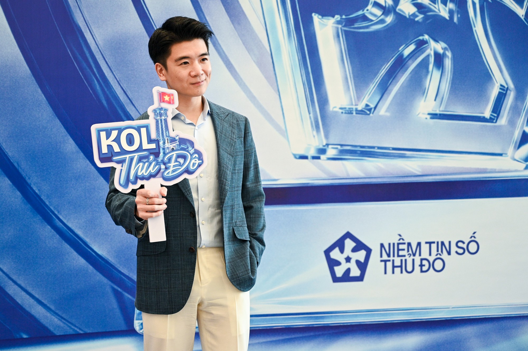 Ph&oacute; Chủ tịch Đỗ Quang Vinh, doanh nh&acirc;n Hannah Olala, MC Kh&aacute;nh Vy v&agrave; c&aacute;c nh&agrave; s&aacute;ng tạo nội dung tham gia Hội nghị KOL v&agrave; Lễ ra mắt CLB Niềm tin số Thủ đ&ocirc; - Ảnh 4.