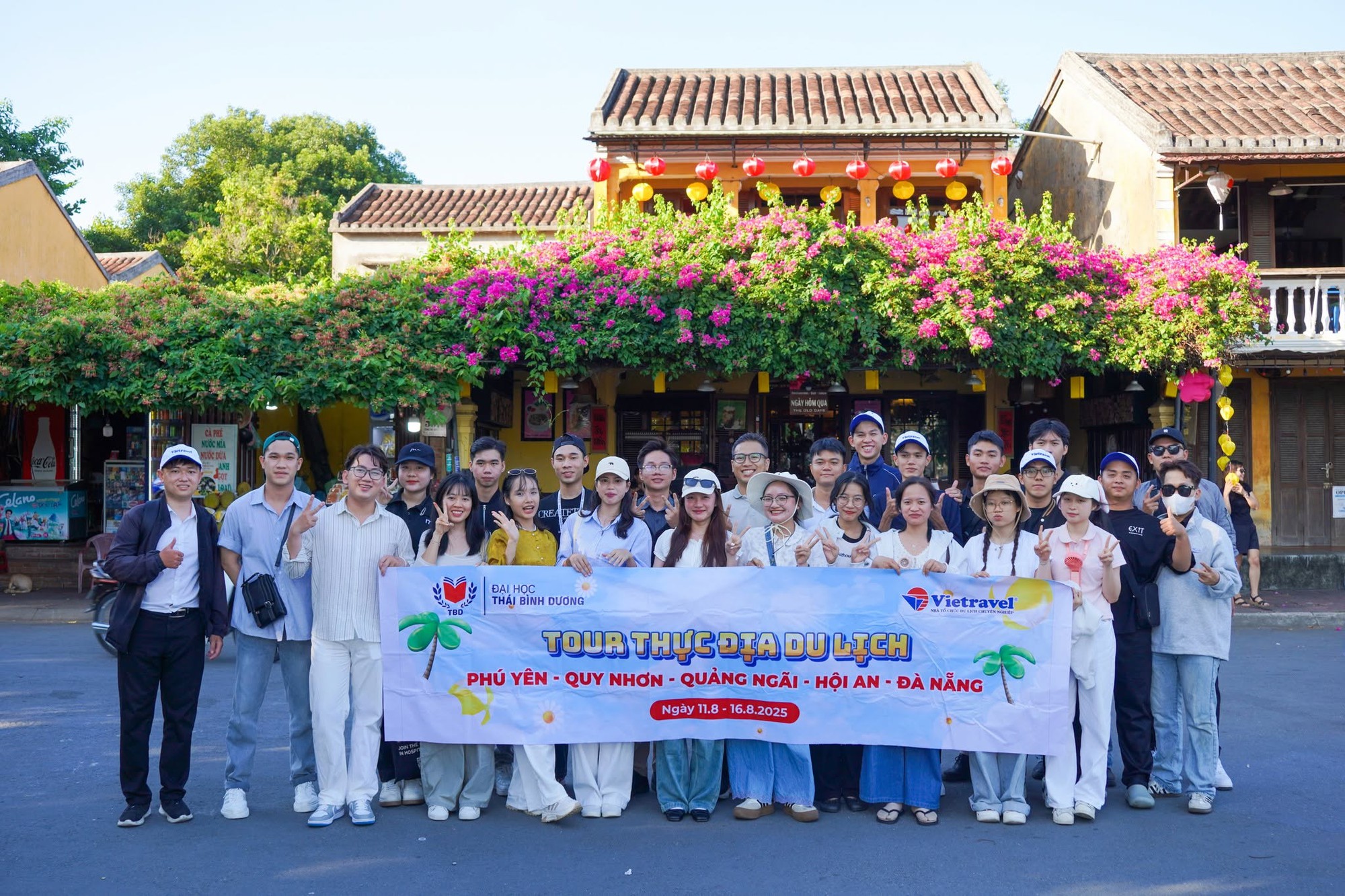 Điểm thi tốt nghiệp dưới 15 vẫn có hướng vào đại học - Ảnh 1.