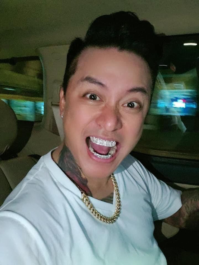 &Ocirc;ng tr&ugrave;m kim cương gốc Việt chuy&ecirc;n nạm răng cho sao hạng A: HIEUTHUHAI, MCK một thời gọi t&ecirc;n trong b&agrave;i hit- Ảnh 13.