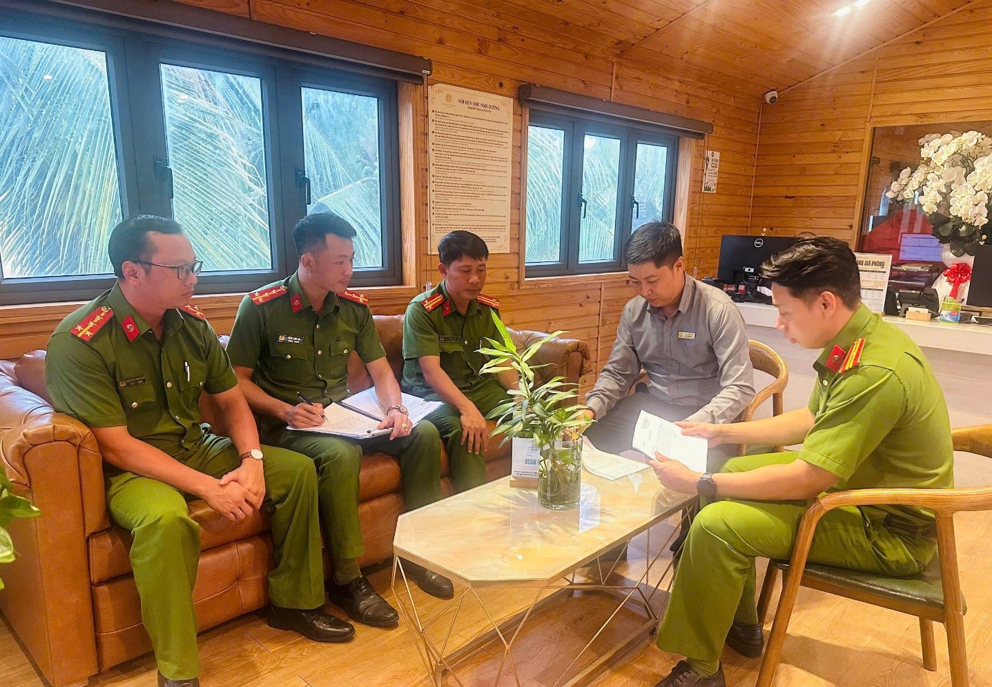 Th&ocirc;ng tin quan trọng về đăng k&yacute; lưu tr&uacute; cho người th&acirc;n ở lại qua đ&ecirc;m, người d&acirc;n ch&uacute; &yacute;- Ảnh 2.